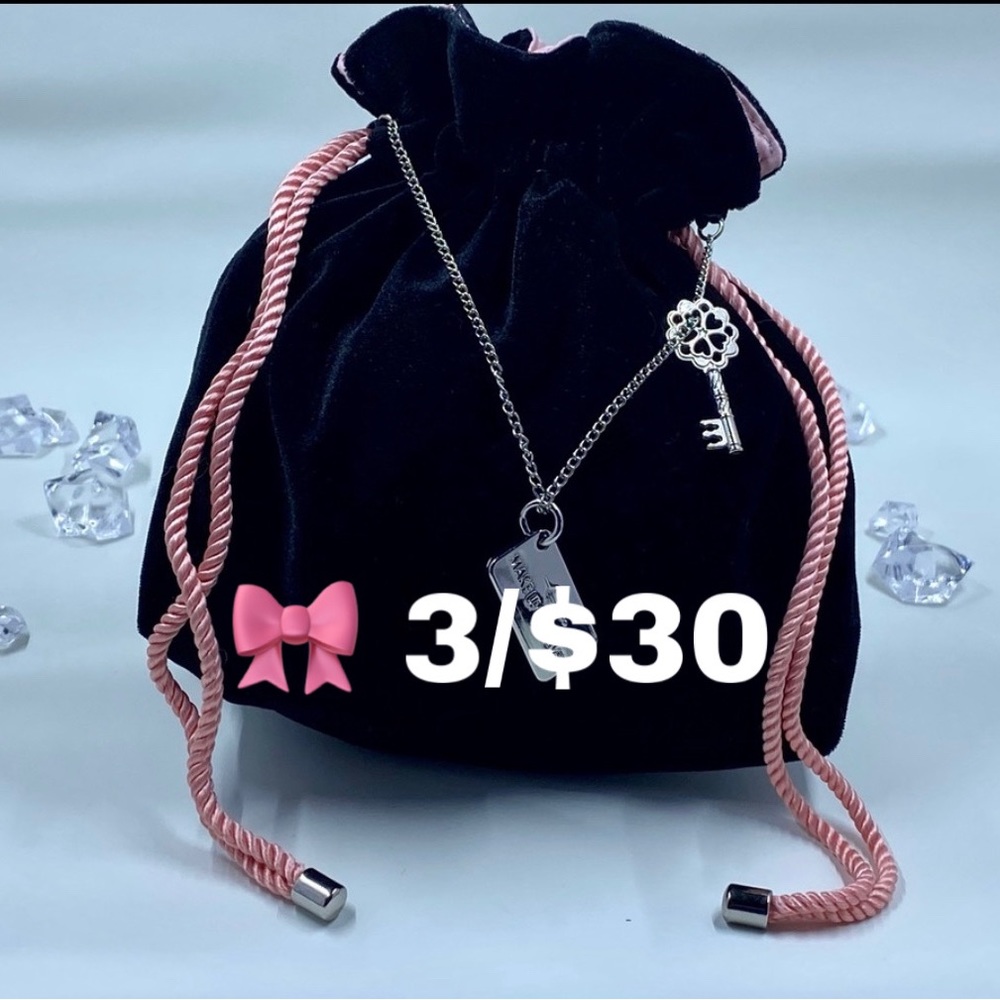 🎀 LTE MUFE Velvet Drawstring Bag